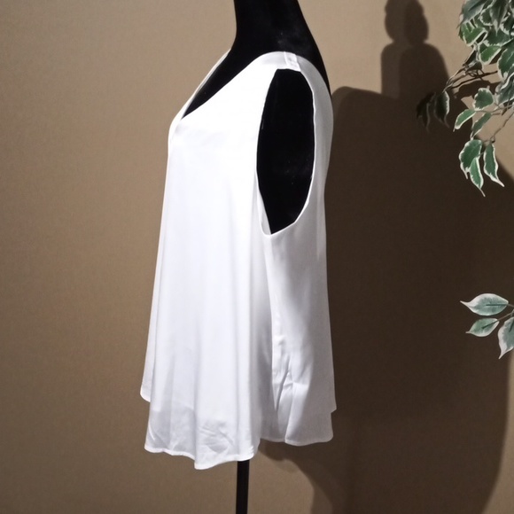 XL Like New Unbranded Silky Lined Sleeveless Camisole Top - Picture 3 of 12